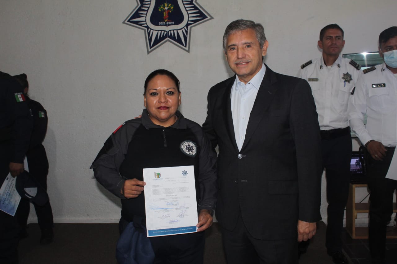 B487 08/11/22 ENTREGA JOSÉ LUIS URIÓSTEGUI ASCENSOS A POLICÍAS DE ...