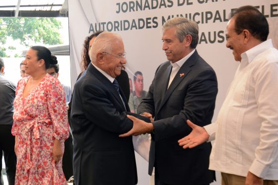 B2078 21/11/24 CONMINA JOSÉ LUIS URIÓSTEGUI A SUS HOMÓLOGOS ELECTOS A ENCABEZAR ADMINISTRACIONES DONDE SE PRIVILEGIE LA LEGALIDAD Y LA ÉTICA