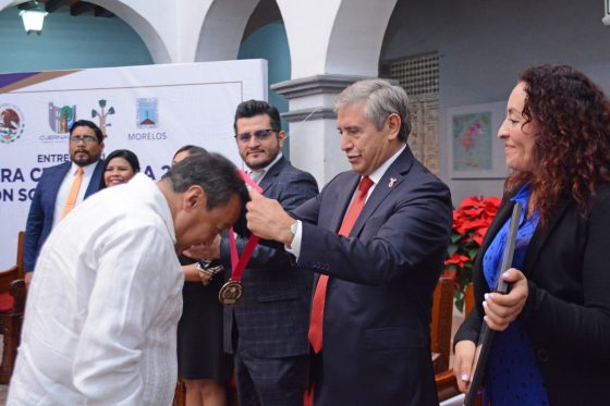 B2068 16/11/24 EN SESIÓN SOLEMNE ENTREGA CABILDO LA VENERA CUERNAVACA 2024 EN GRADO DE DISTINCIÓN A 16 GALARDONADOS