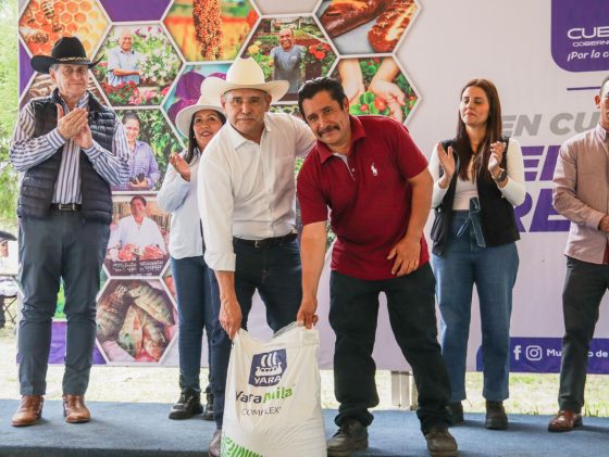 B322 18/06/25 COMO UN HECHO HISTÓRICO, CUERNAVACA FORTALECE AL CAMPO CON ENTREGA DE GEOMEMBRANAS Y FERTILIZANTE A PRODUCTORES