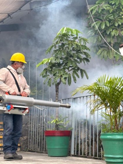 B647 13/10/25 CUERNAVACA REFUERZA LA PREVENCIÓN DEL DENGUE CON JORNADAS DE TERMONEBULIZACIÓN EN ESCUELAS CERCANAS A BARRANCAS