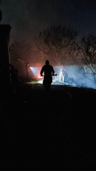 F140 25/01/26 AUTORIDADES MUNICIPALES DE CUERNAVACA CONTROLAN INCENDIO EN EL PANTEÓN DE LA PAZ Y REALIZAN INSPECCIÓN PREVENTIVA EN COLONIA PILARES