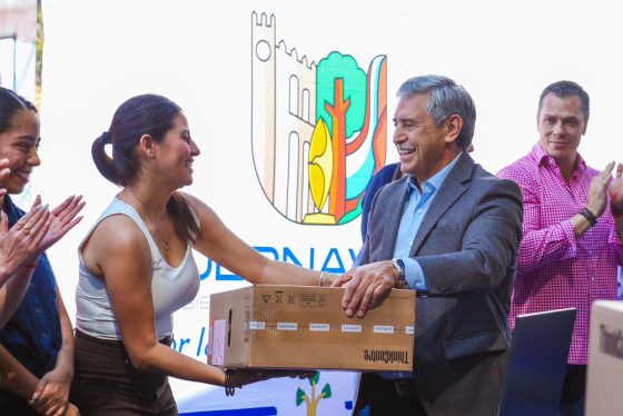 B860 09/01/26 AYUNTAMIENTO DE CUERNAVACA IMPULSA MODERNIZACIÓN ADMINISTRATIVA CON ENTREGA DE EQUIPO DE CÓMPUTO A DEPENDENCIAS MUNICIPALES