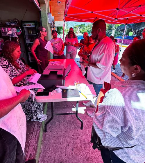 B1447 13/08/26 AYUNTAMIENTO DE CUERNAVACA ENTREGA PERSONALMENTE CONVOCATORIA A FAMILIAS AFECTADAS DE LAS GRANJAS PARA INICIAR PROCESO DE APOYOS