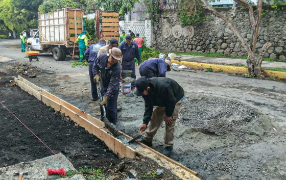 F346 16/10/26 REALIZA GOBIERNO DE CUERNAVACA MANTENIMIENTO INTEGRAL EN LA CALLE PLUTARCO ELÍAS CALLES